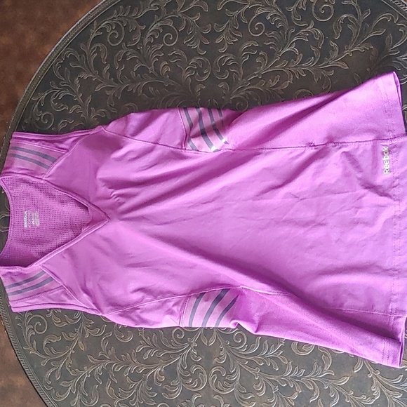 3/$40 Reebok Easy Tone Lilac Shirt Sz Med - Picture 1 of 7
